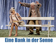 Eine Bank in der Sonne von Ron Clark in der Komödie im Bayerischen Hof (©Foto: Loredana La Rocca)